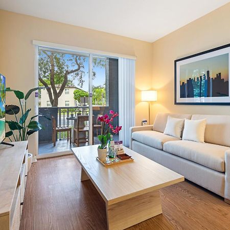 Dharma Home Suites South Miami At Red Road Commons Exteriör bild