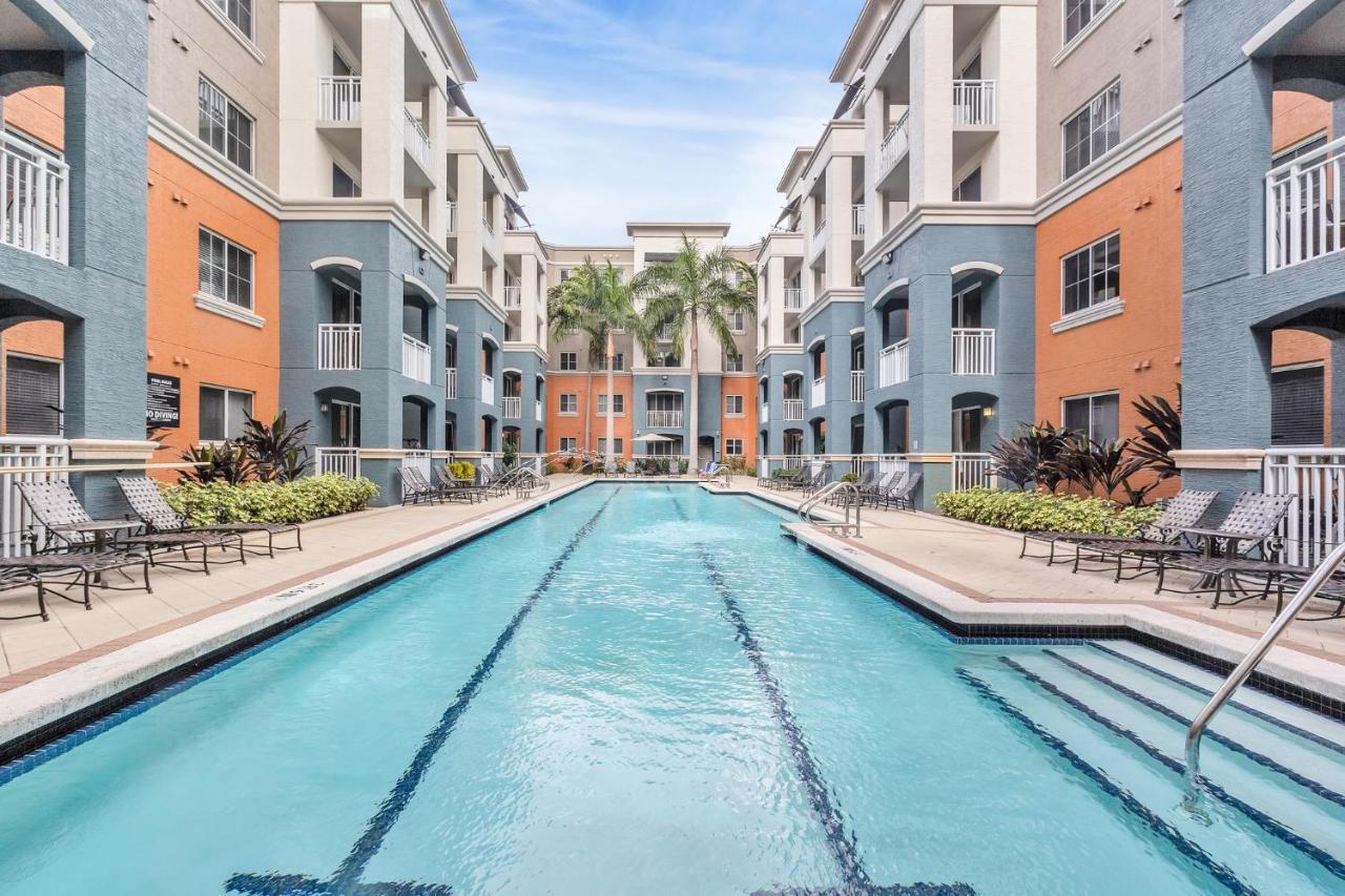 Dharma Home Suites South Miami At Red Road Commons Rum bild