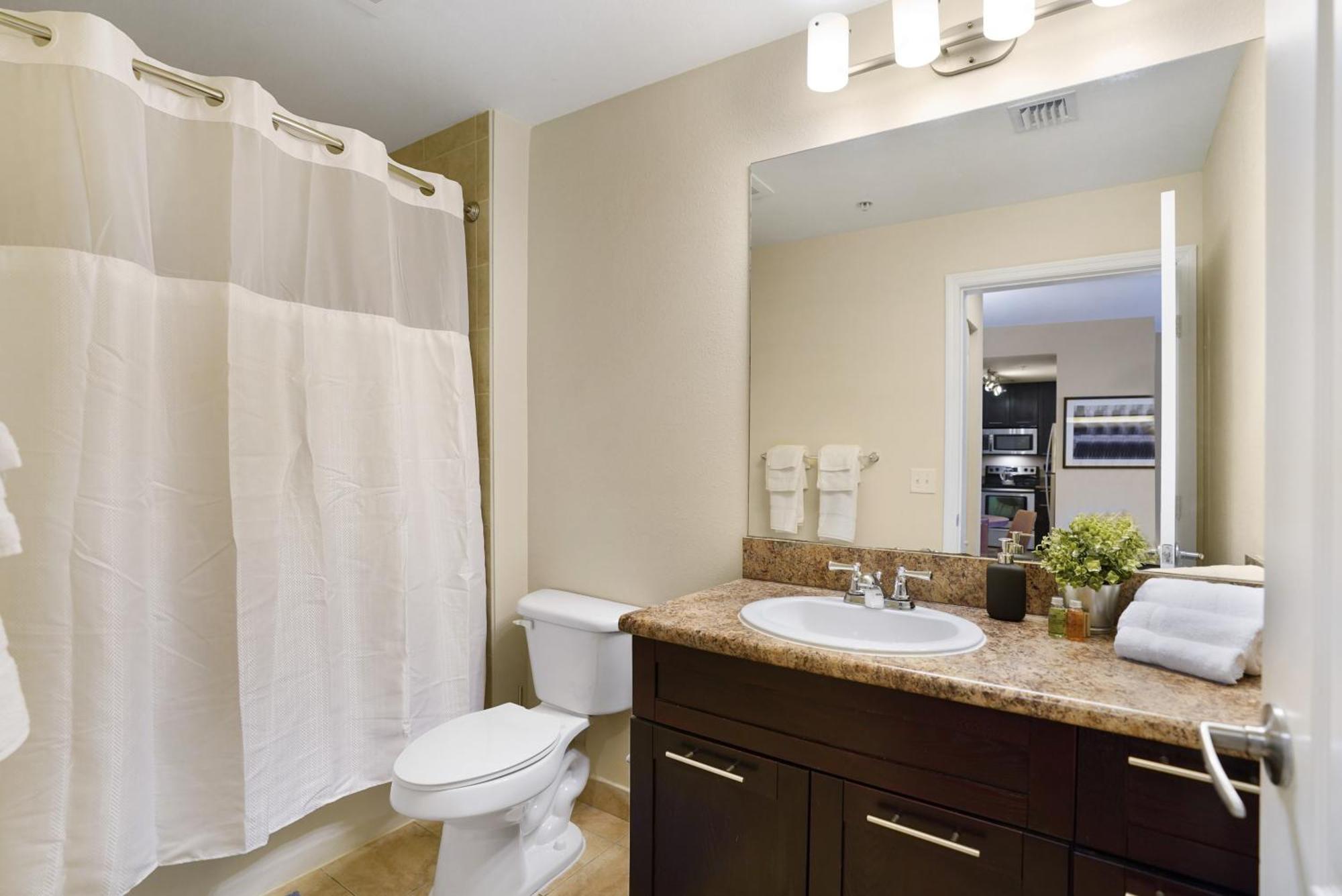 Dharma Home Suites South Miami At Red Road Commons Exteriör bild