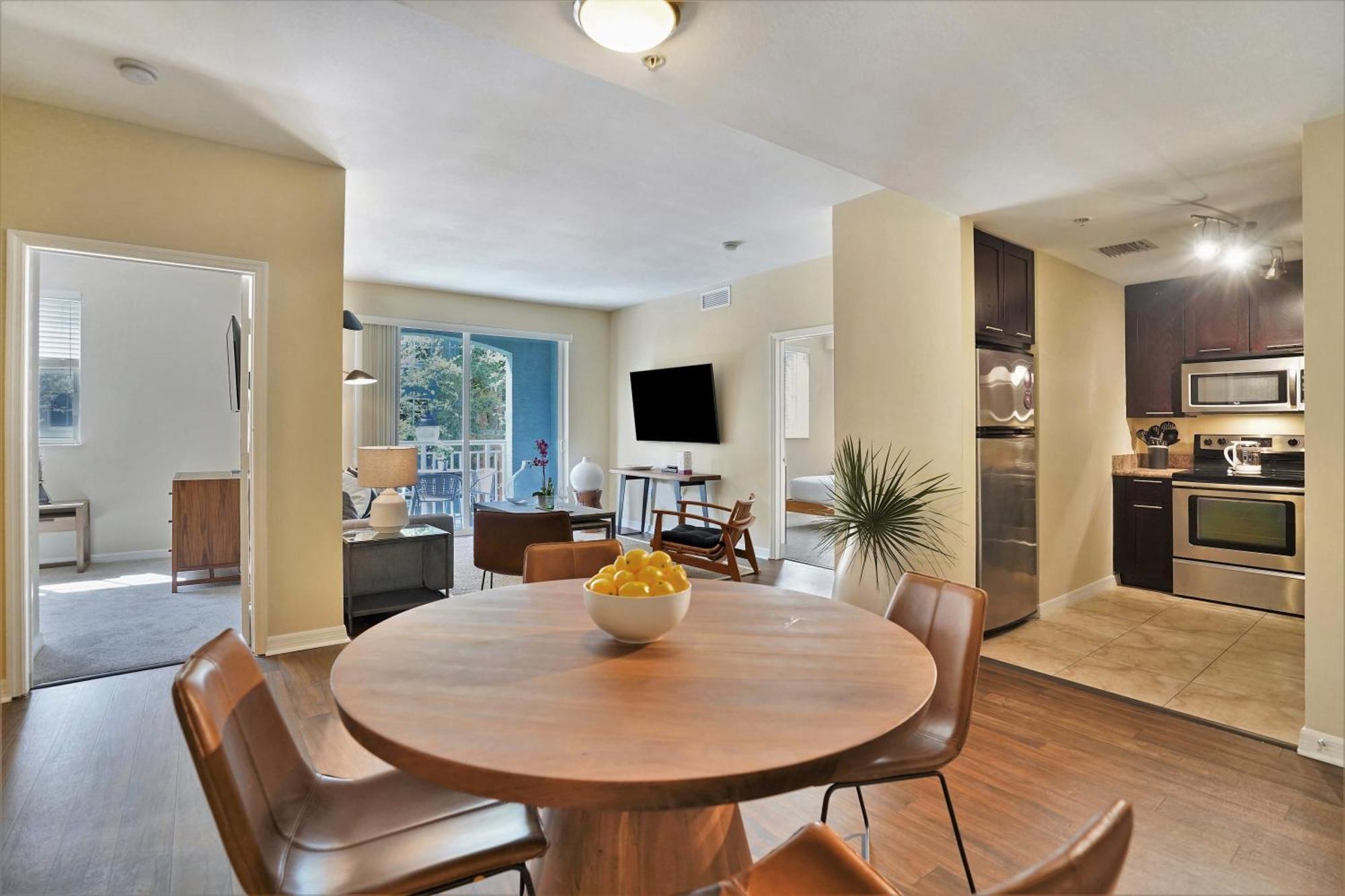 Dharma Home Suites South Miami At Red Road Commons Exteriör bild