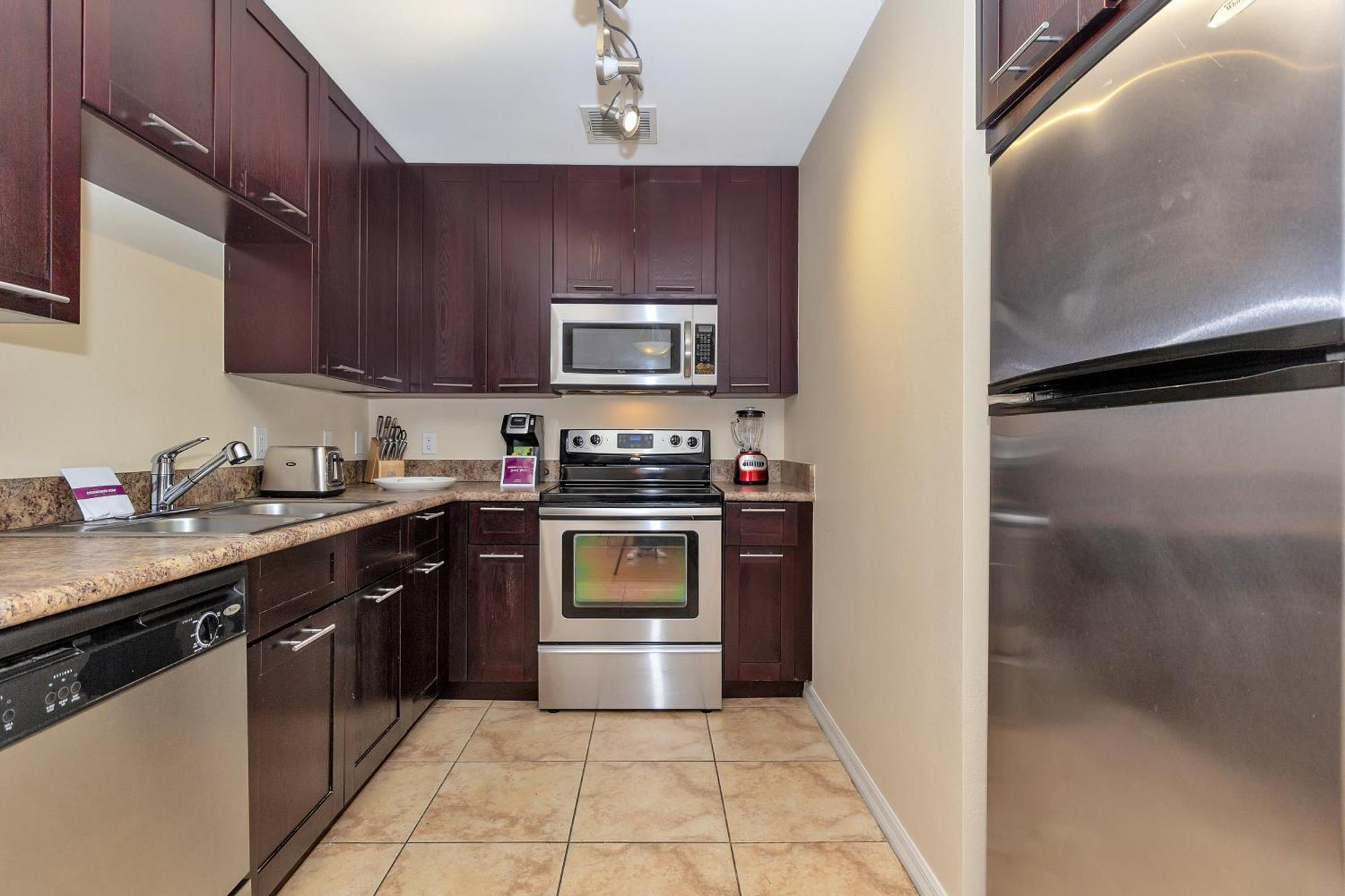 Dharma Home Suites South Miami At Red Road Commons Exteriör bild