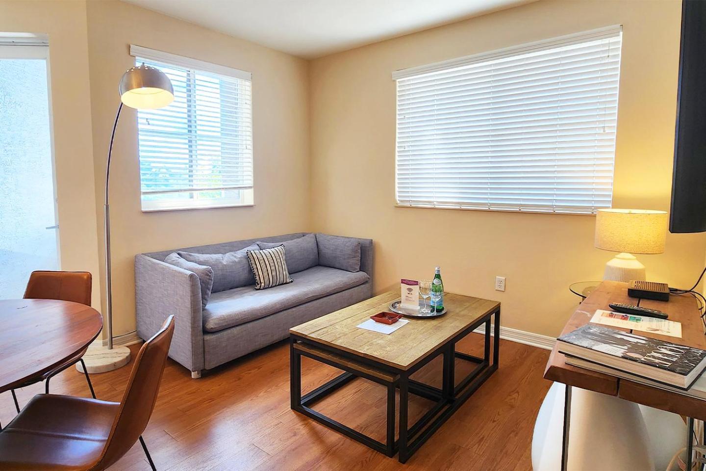 Dharma Home Suites South Miami At Red Road Commons Exteriör bild
