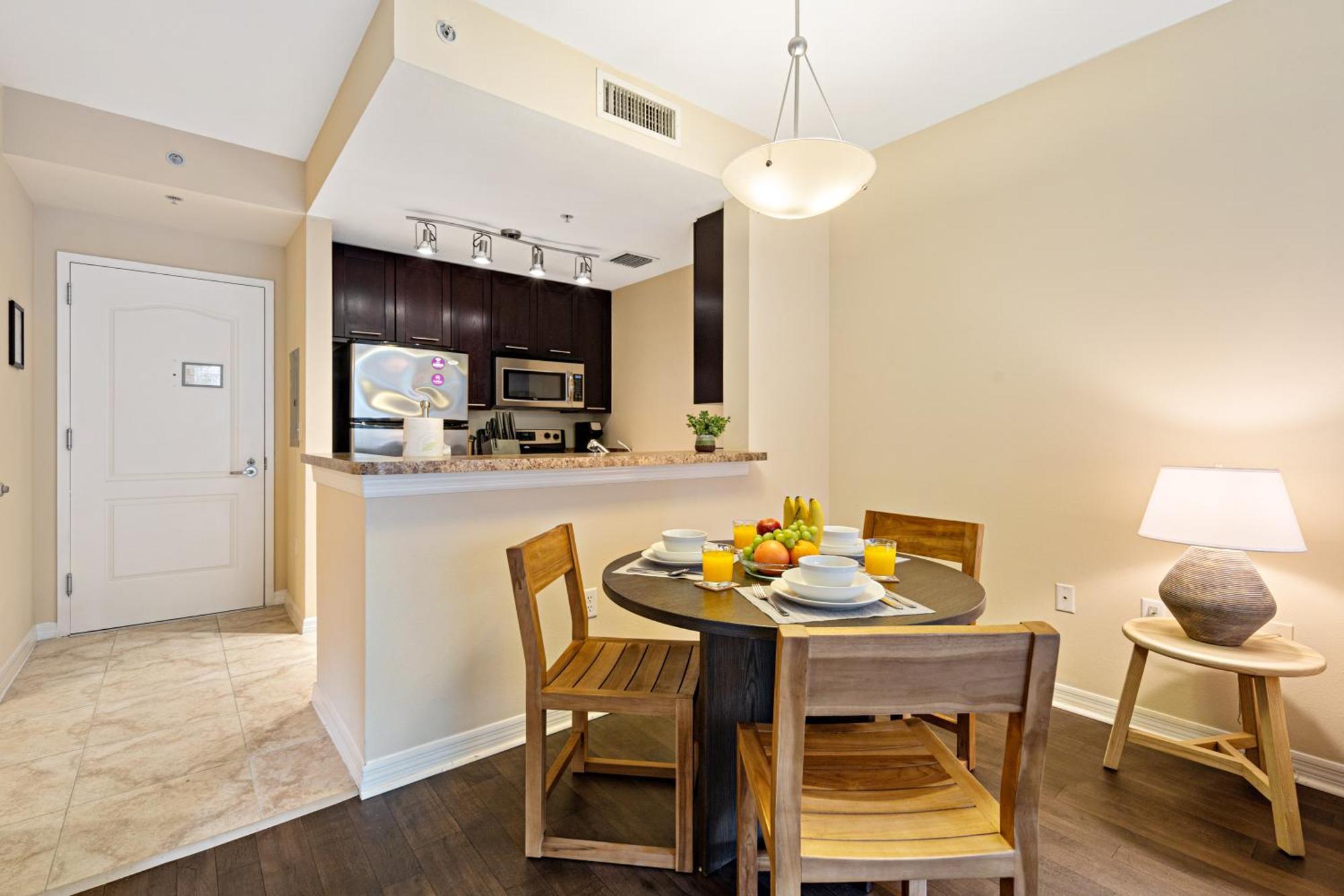 Dharma Home Suites South Miami At Red Road Commons Exteriör bild