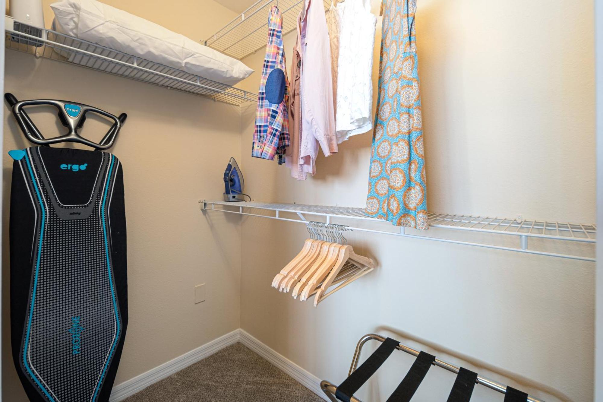 Dharma Home Suites South Miami At Red Road Commons Exteriör bild