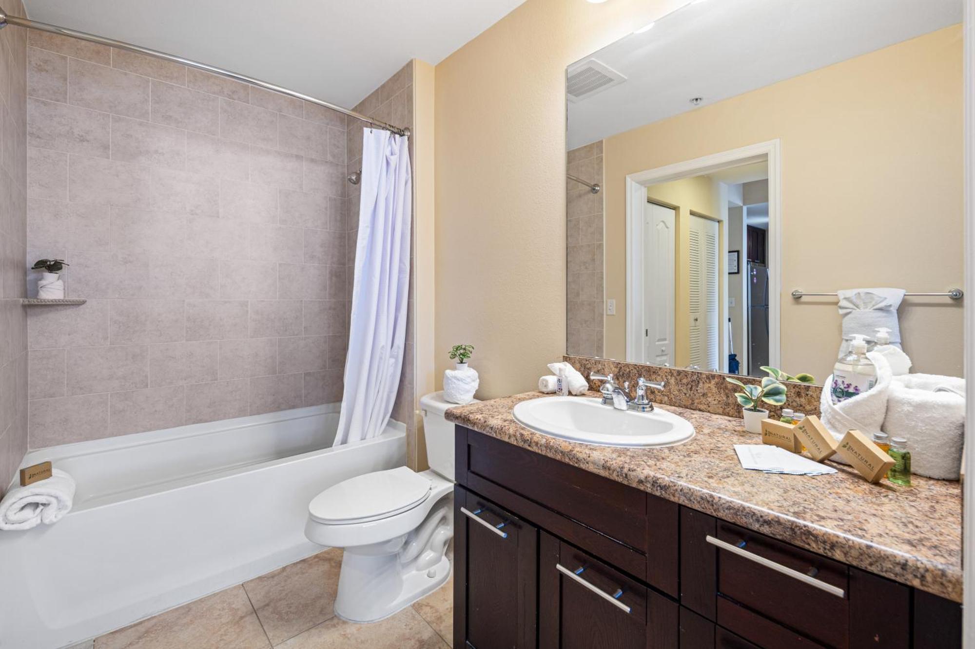 Dharma Home Suites South Miami At Red Road Commons Exteriör bild