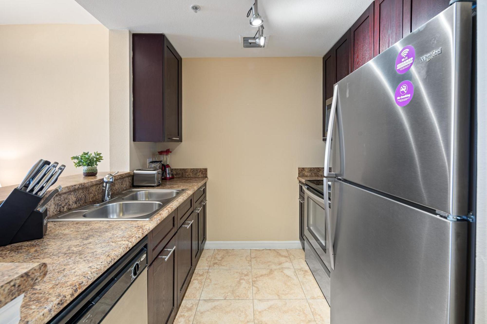 Dharma Home Suites South Miami At Red Road Commons Exteriör bild