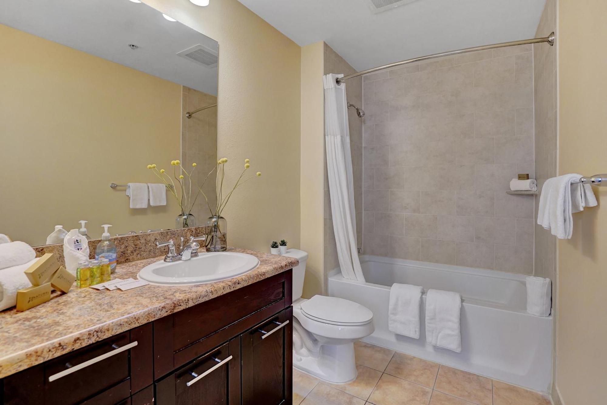 Dharma Home Suites South Miami At Red Road Commons Exteriör bild