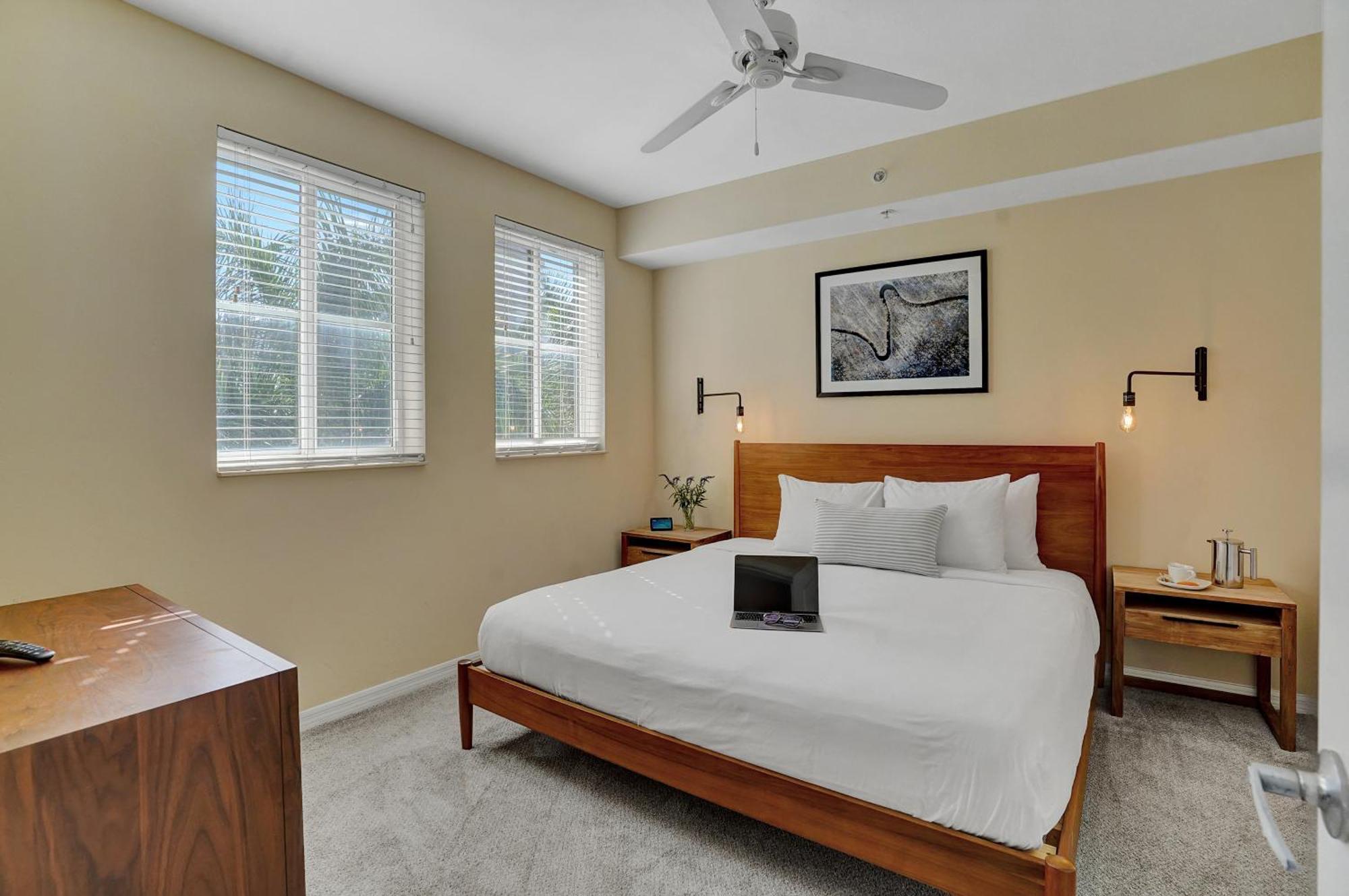 Dharma Home Suites South Miami At Red Road Commons Exteriör bild