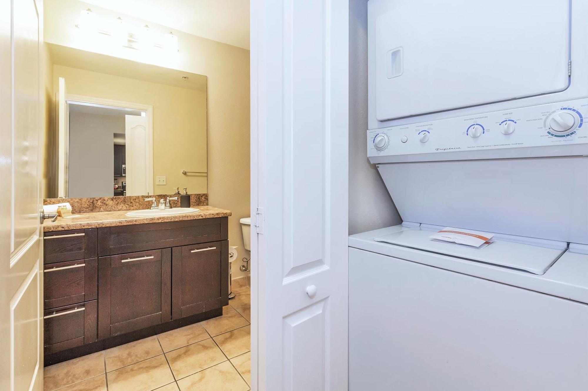 Dharma Home Suites South Miami At Red Road Commons Exteriör bild